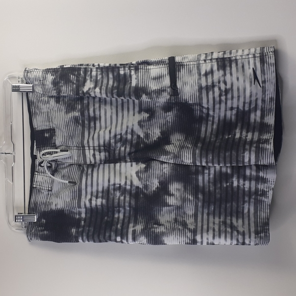 Speedo Men's Swim Trunks Size Medium - Picture 2 of 15